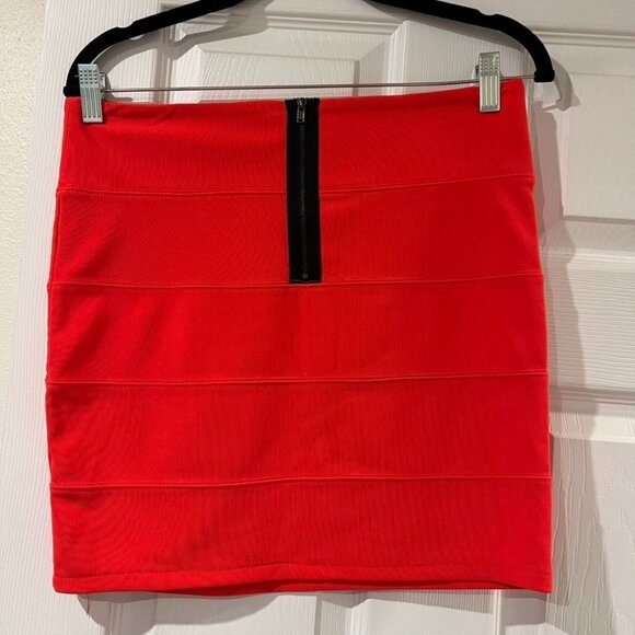 Millau Red Bandage Mini Skirt Size Medium - Picture 1 of 3
